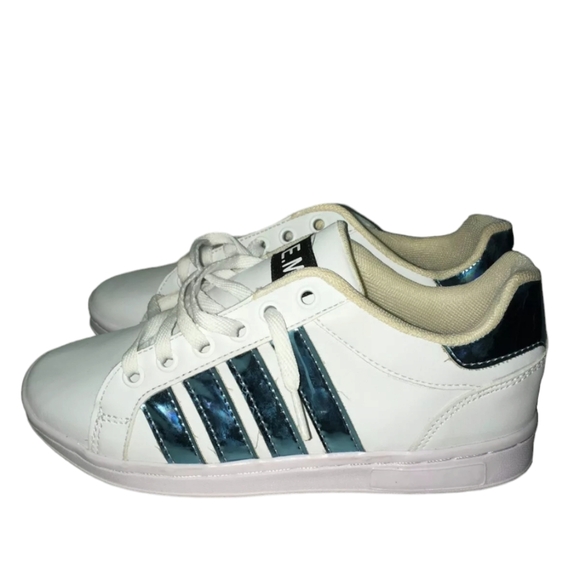 R.E.M.S. Shoes - R.E.M.S. Classic White Sneakers Blue Stripes Women's Mexico Size 23 US 6 Shoes